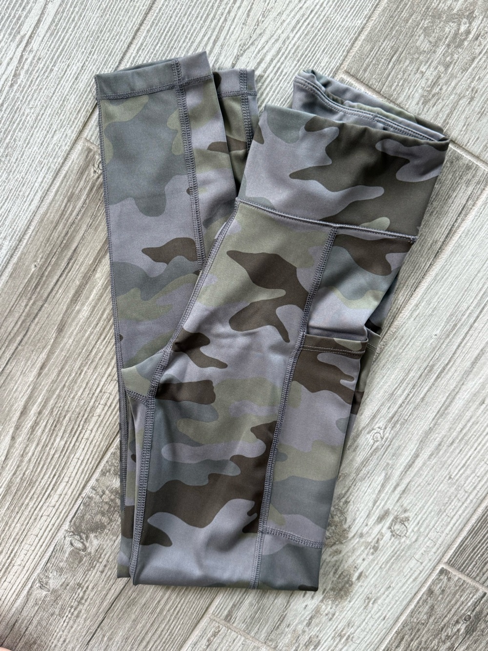 Women’s Aeropostale Camo Active Leggings - Olive Green - size small